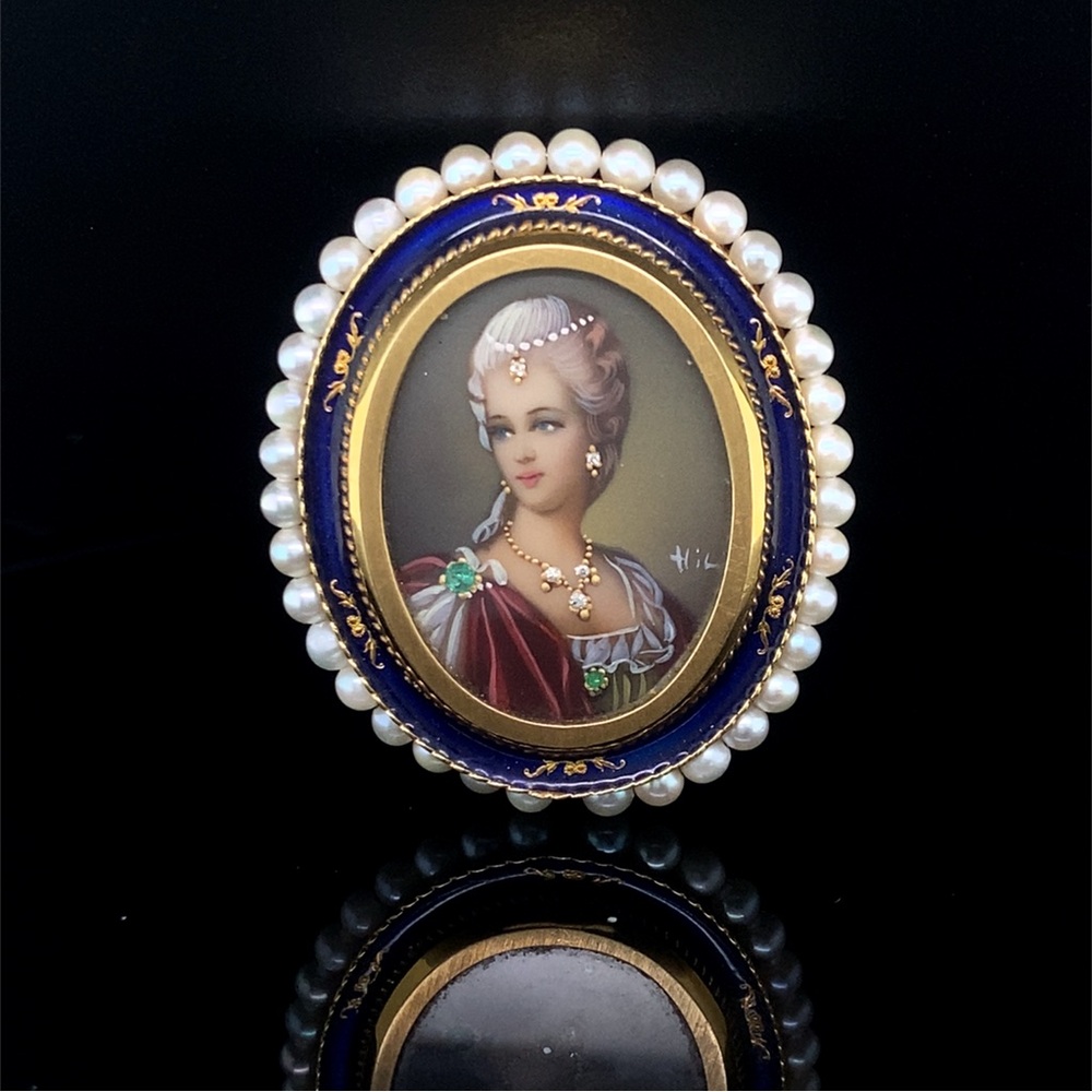 Elegant Italian Lady Portrait Pearl Pendant By Corletto